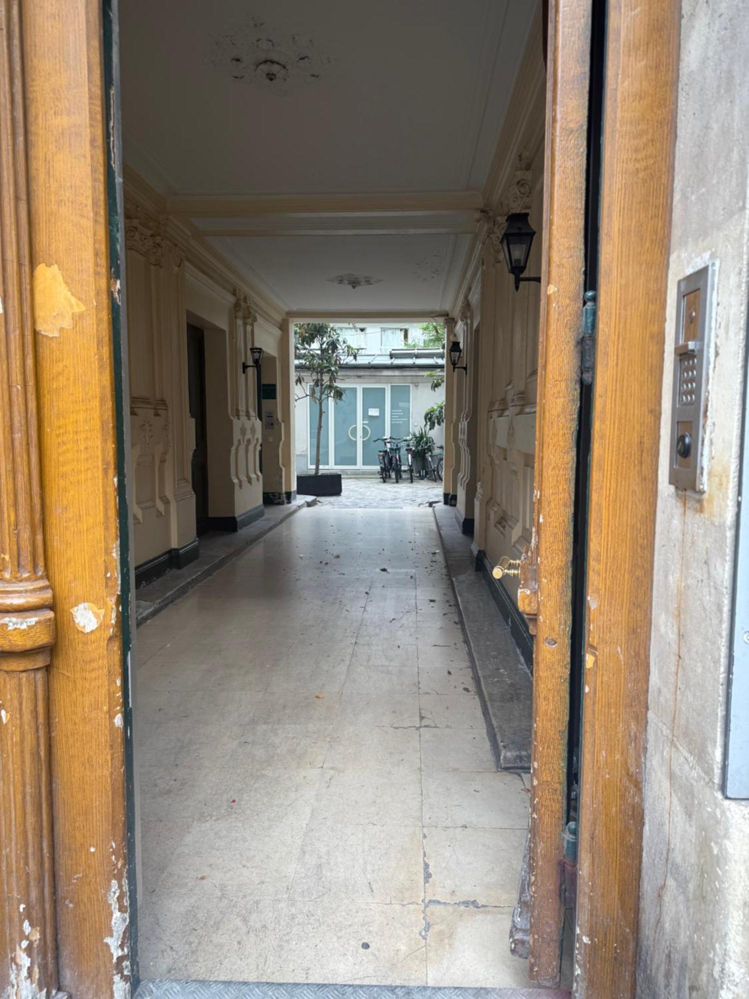 Haussmannian Elegance Close To Montmartre *